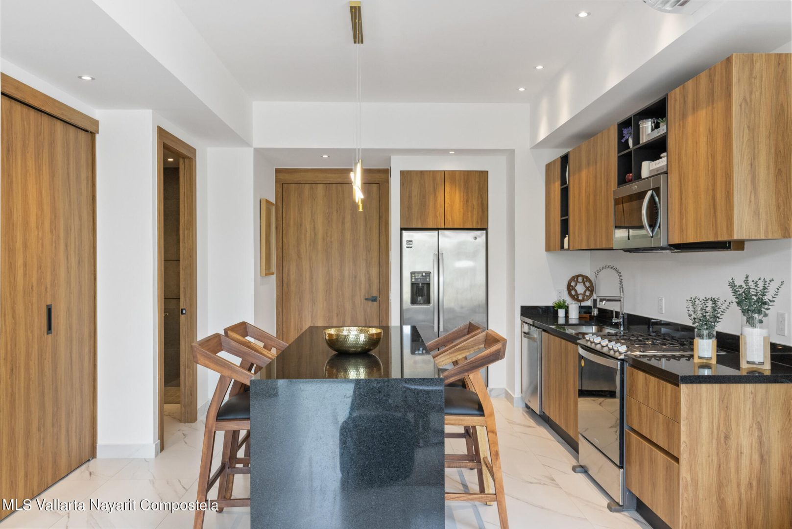 20241007234936115031000000-o