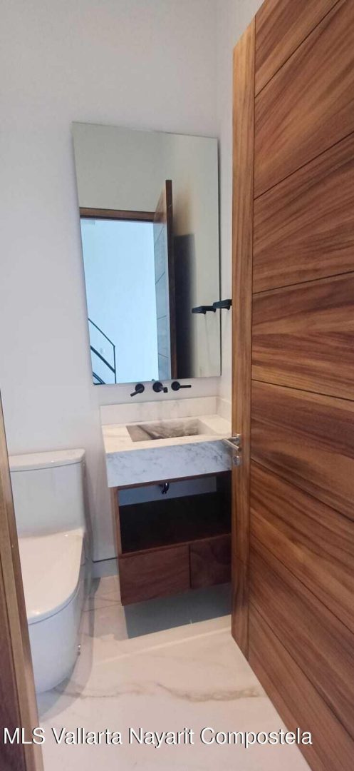 20241021193450074383000000-o