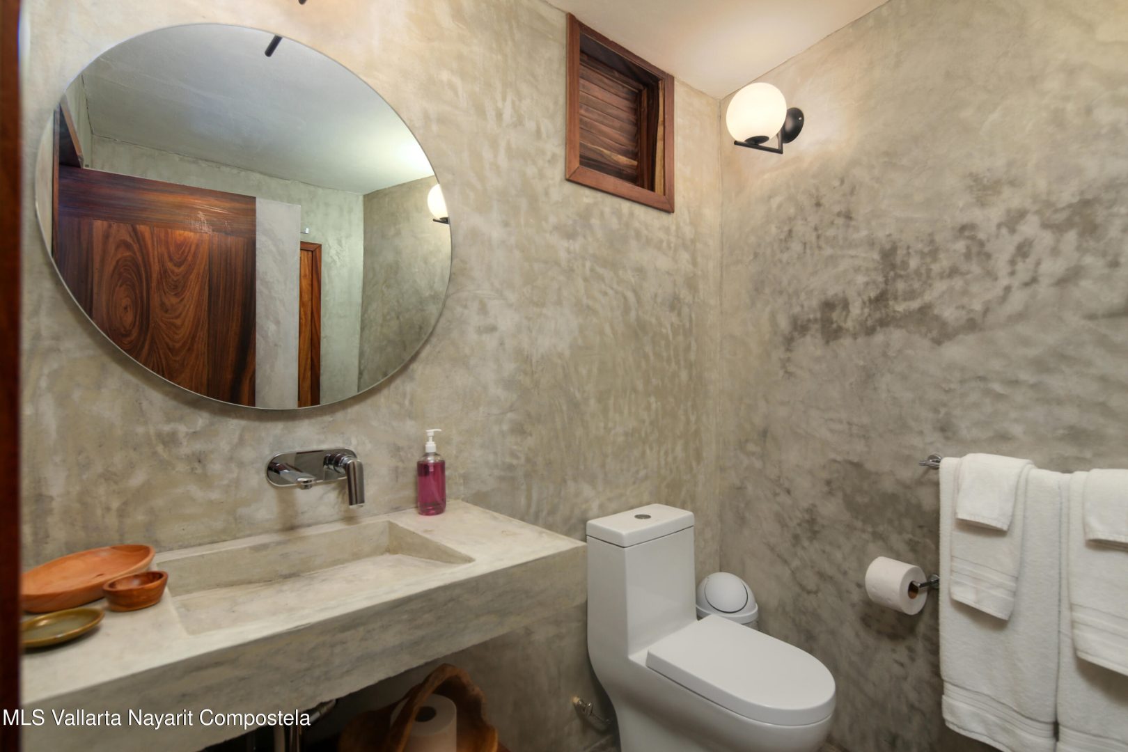 20241108213110470475000000-o