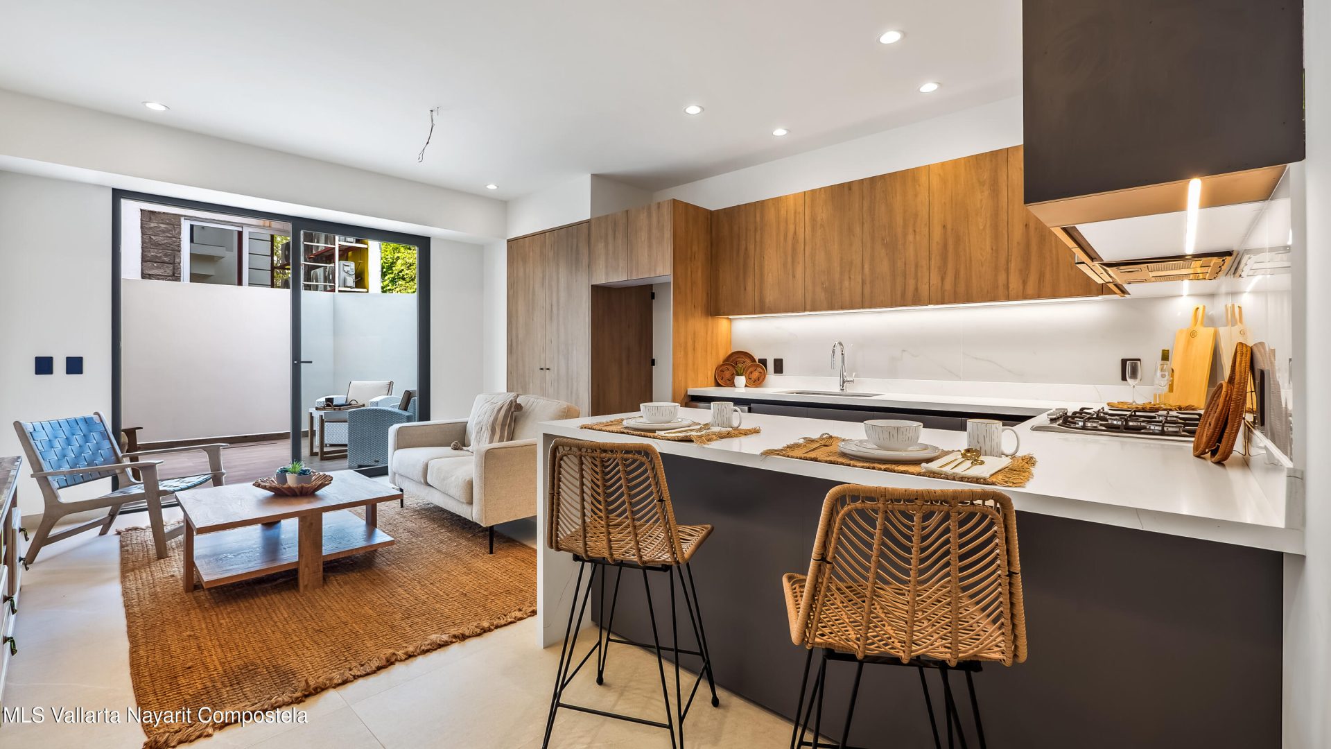 20241112210304209414000000-o