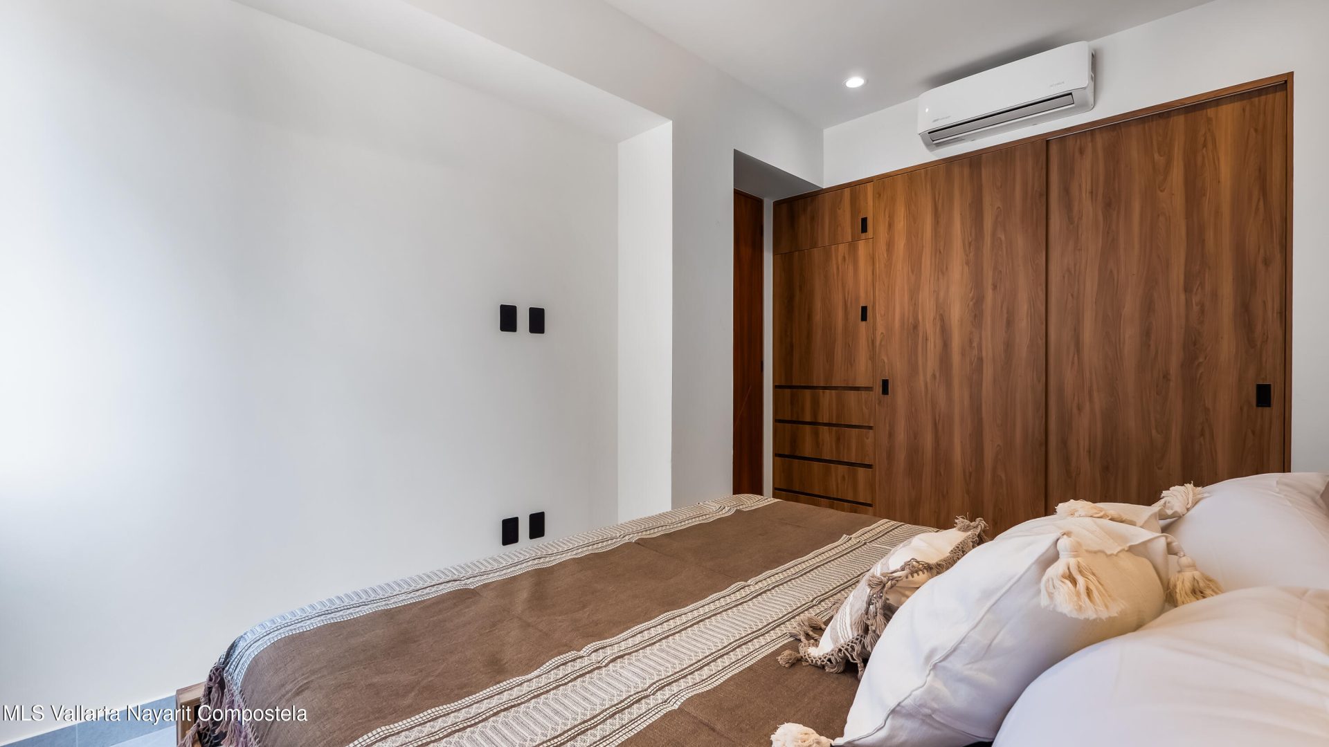 20241112210322632038000000-o