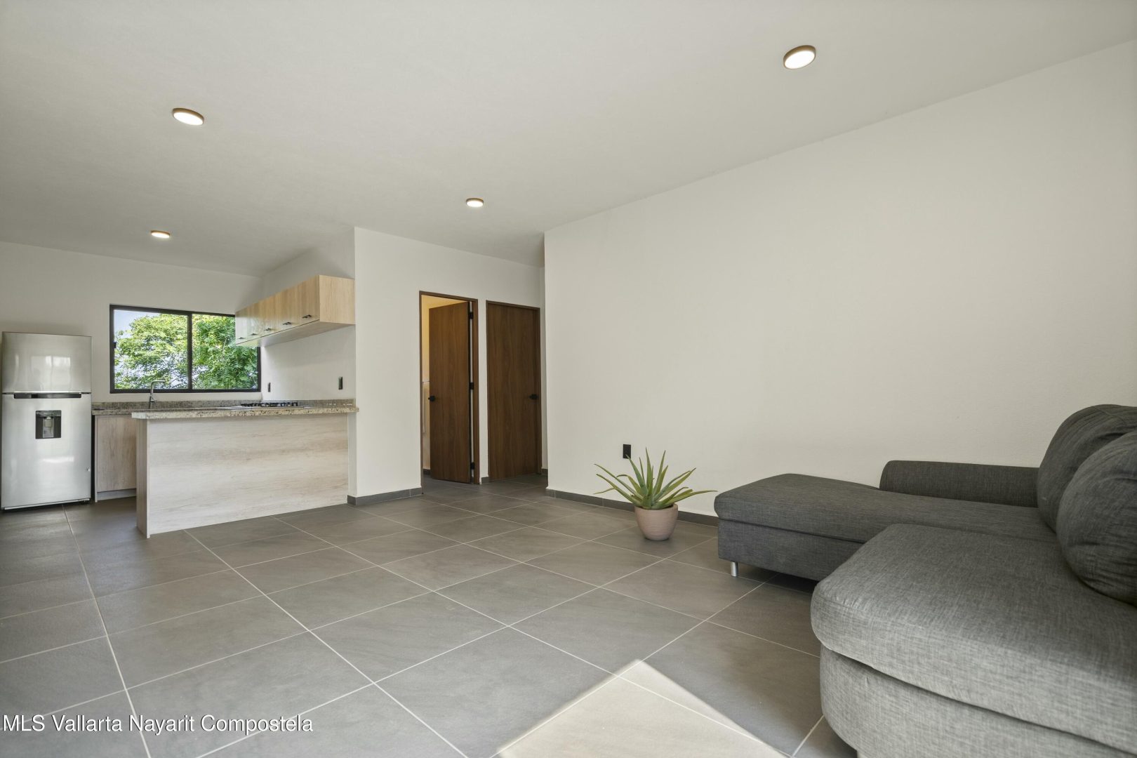 20250128181635663671000000-o