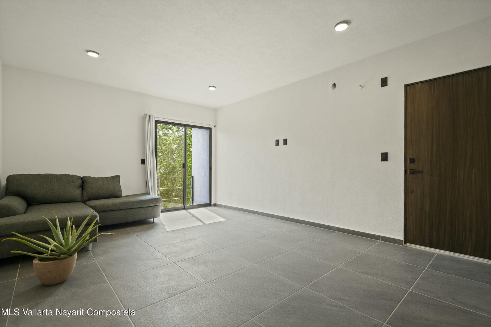 20250128181704386581000000-o