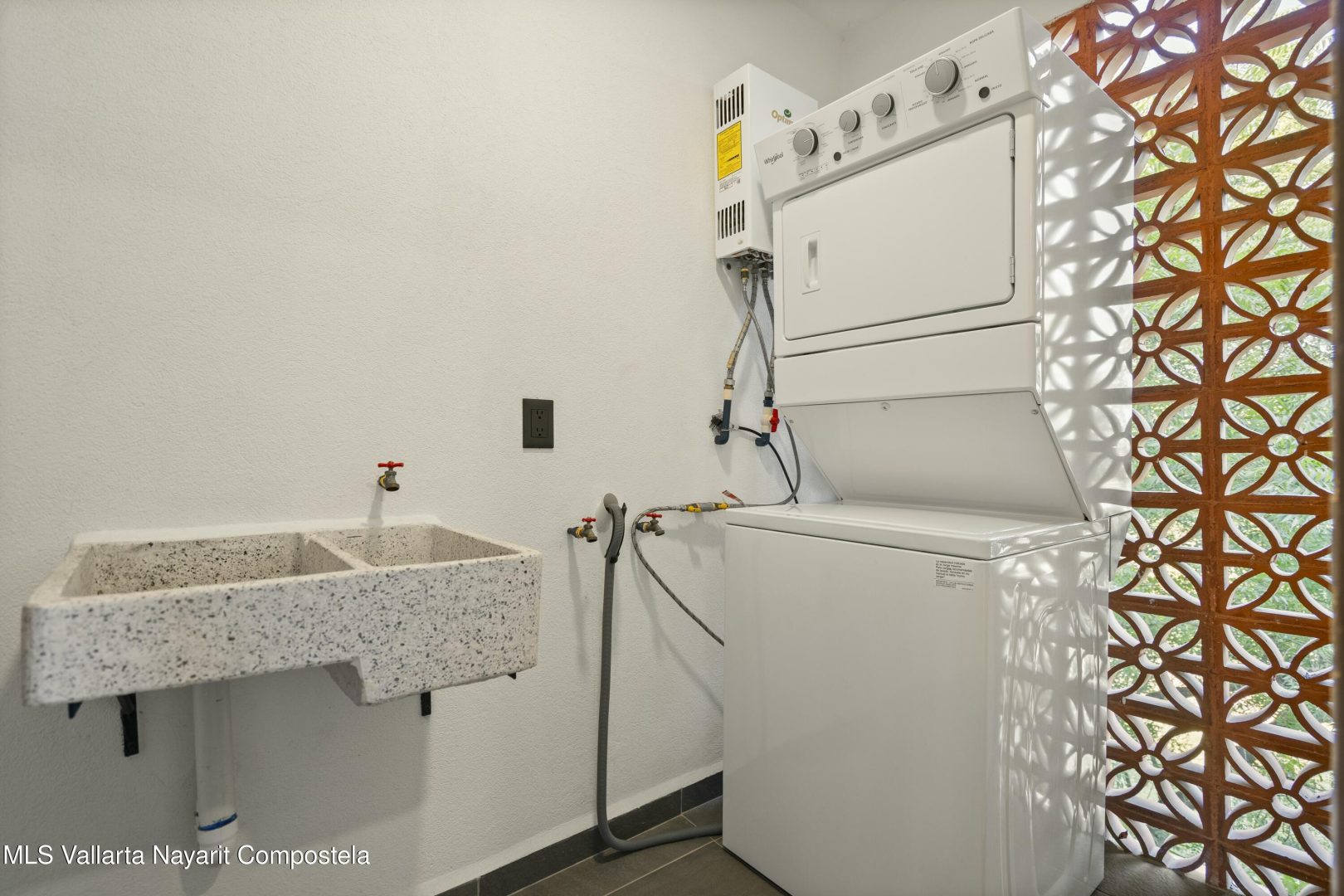 20250128181708293436000000-o