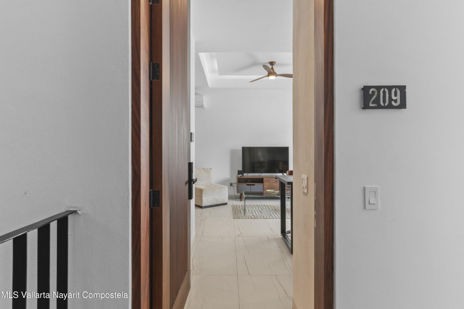 20250206191028301071000000-o