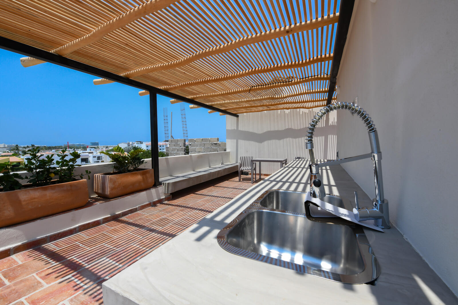 20250206215356088303000000-o