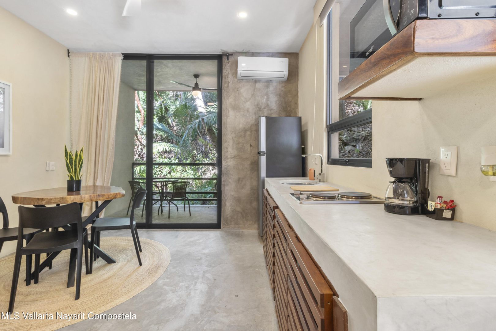 20250305004232701957000000-o