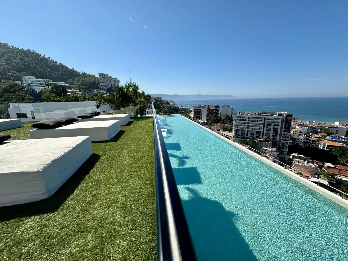 20250318220415024960000000-o