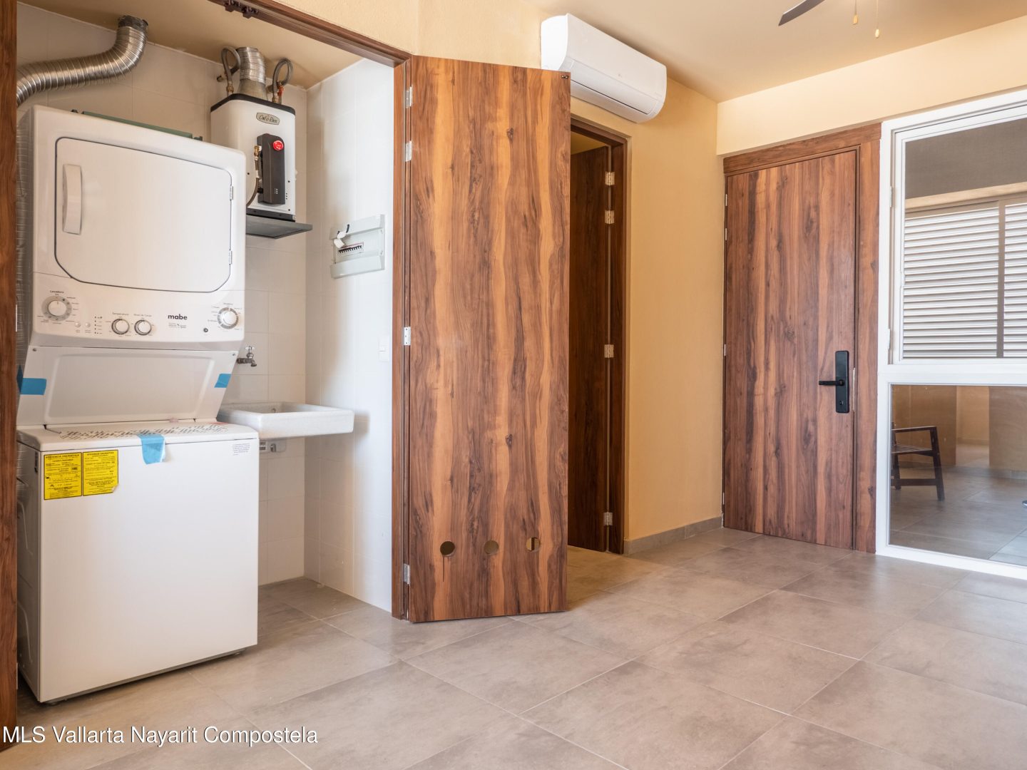 20250405040444969774000000-o