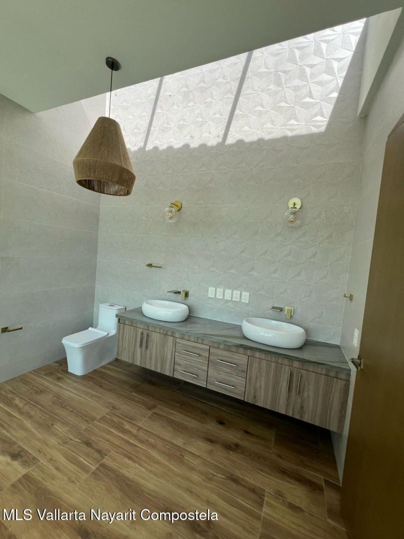 20250519222725766977000000-o