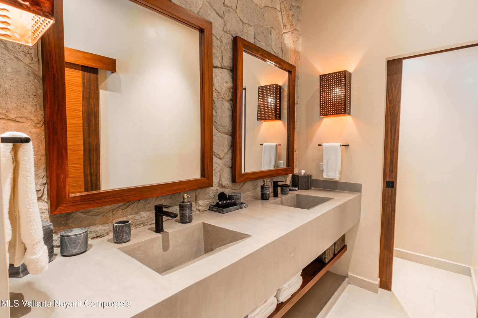 20250524195638997384000000-o