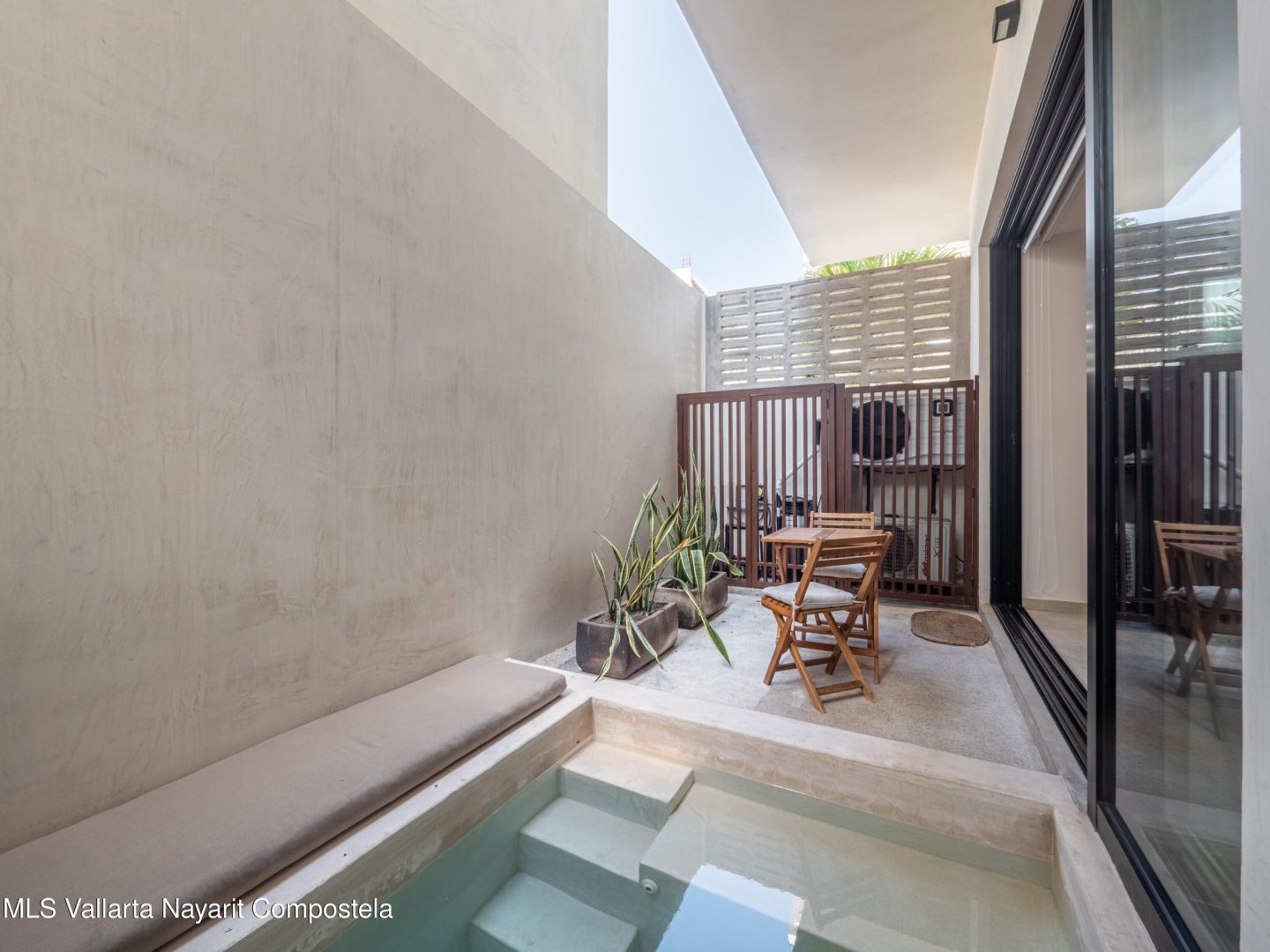 20250616220041011391000000-o