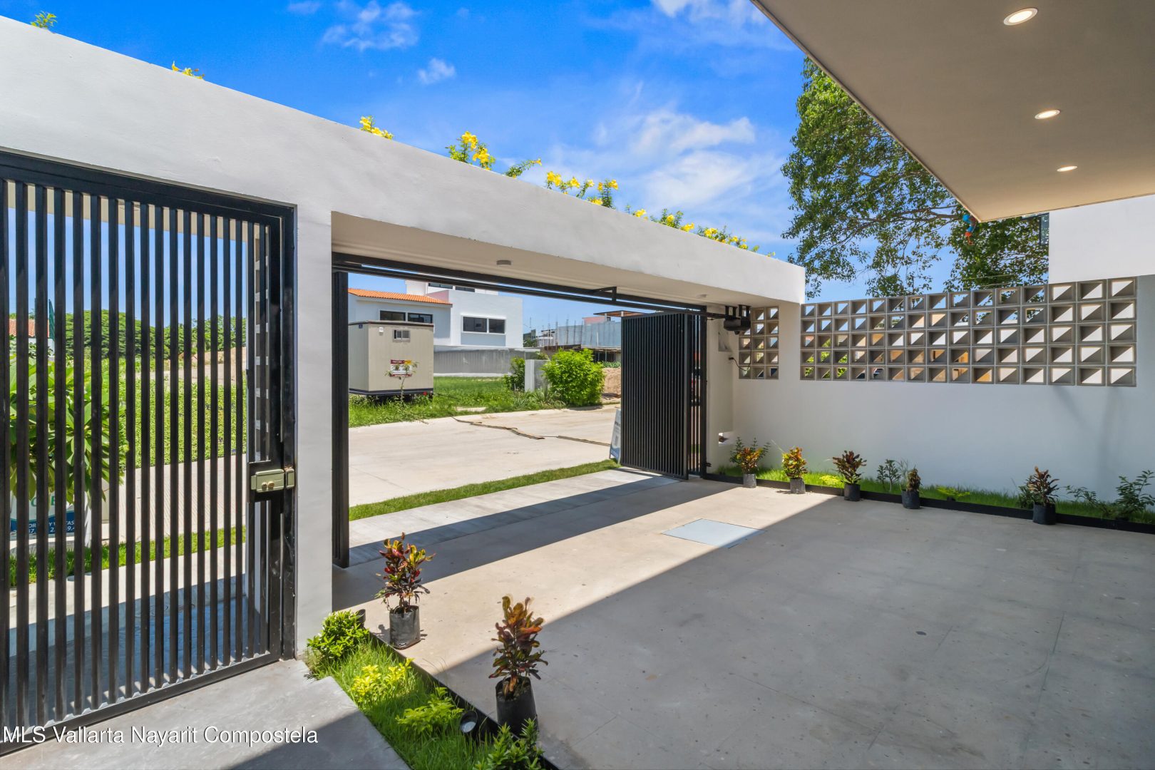 20250728190411583985000000-o