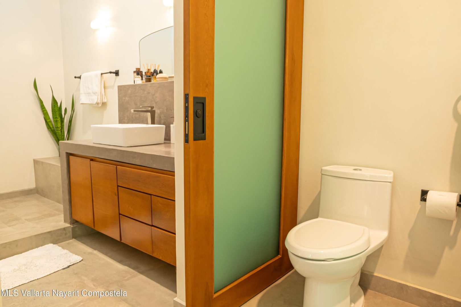 20250728200506829888000000-o