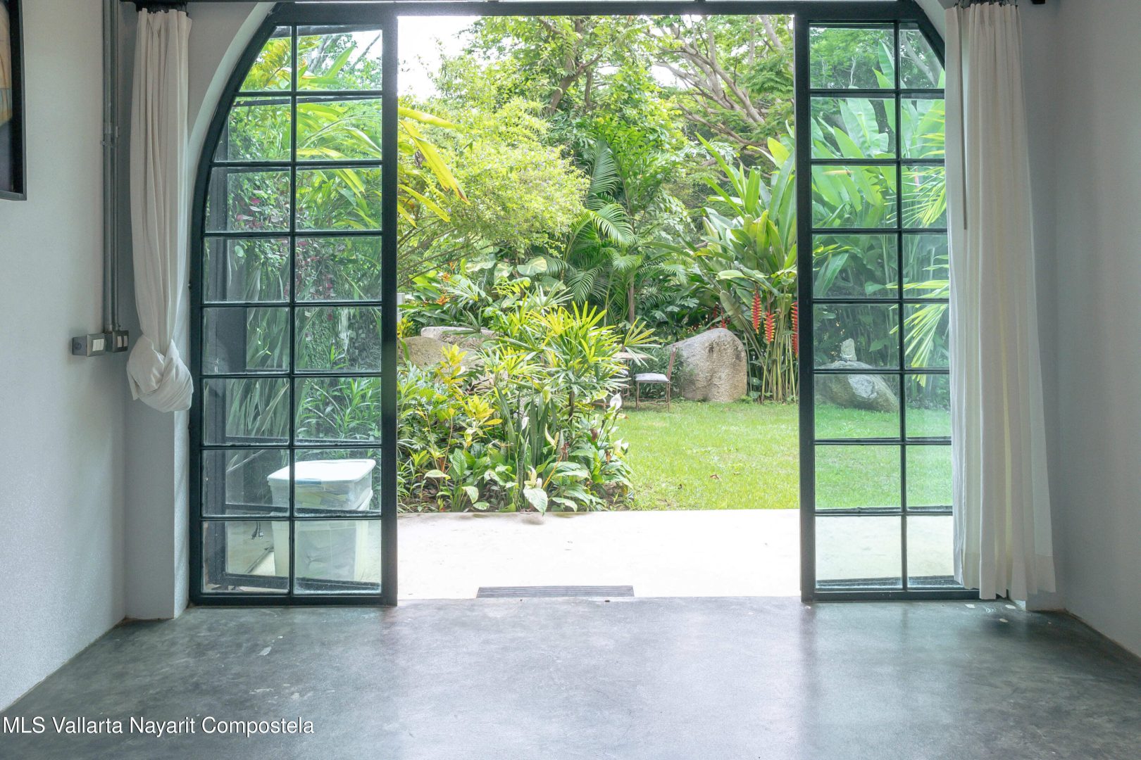 20250728200525742375000000-o