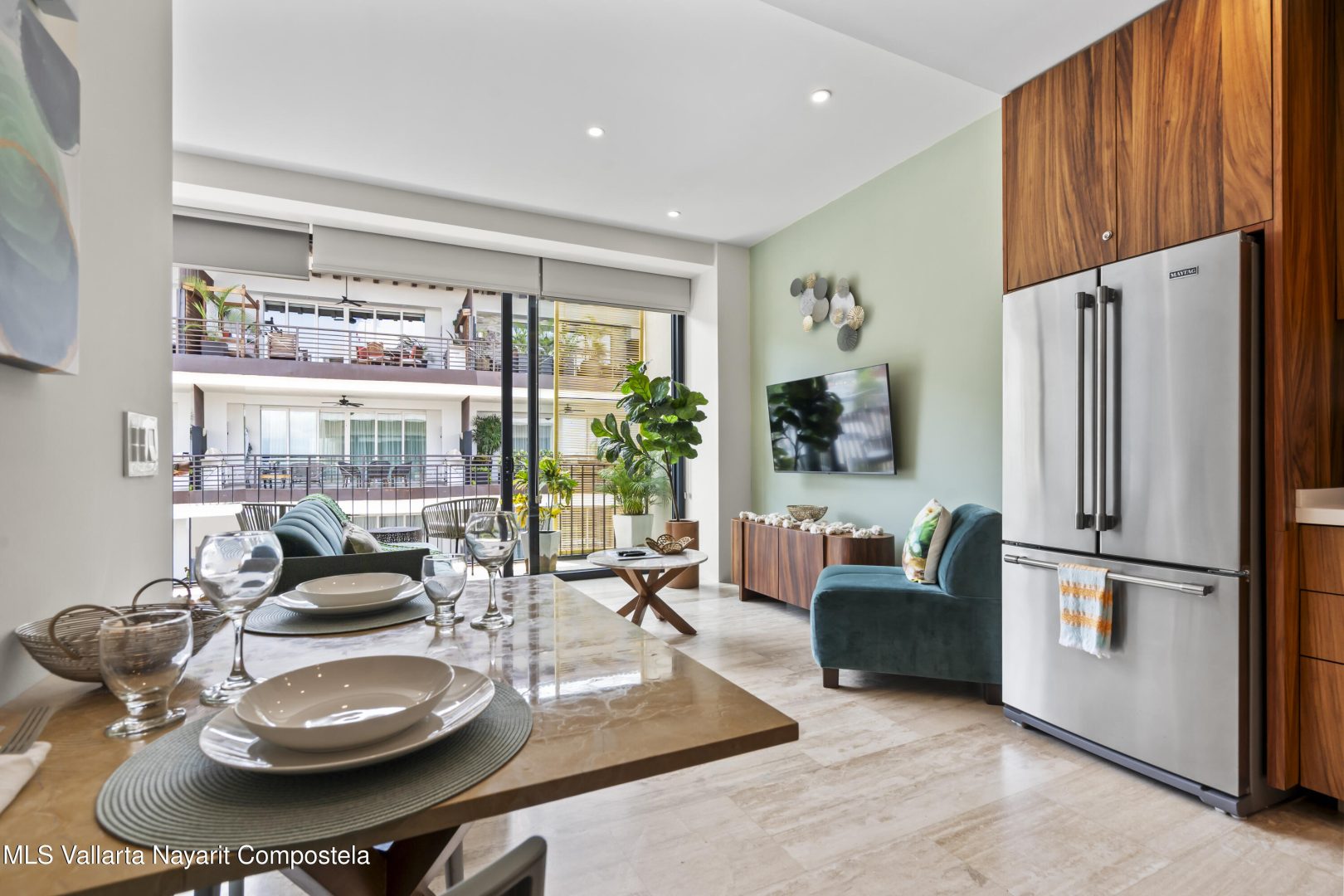 20250818225635770209000000-o