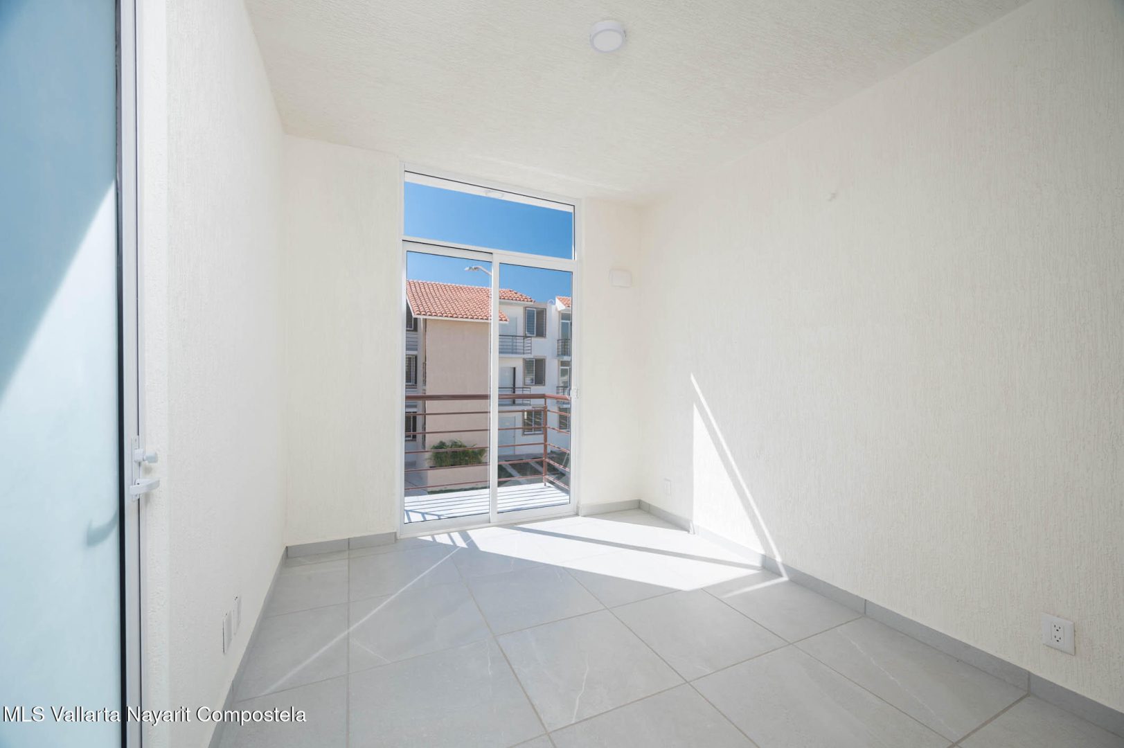 20250821030544595710000000-o