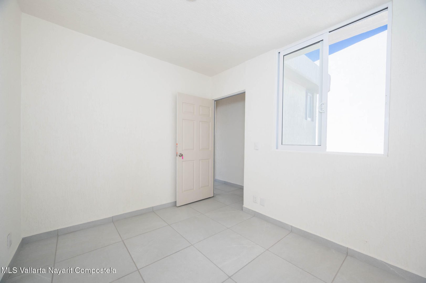 20250821030551725677000000-o