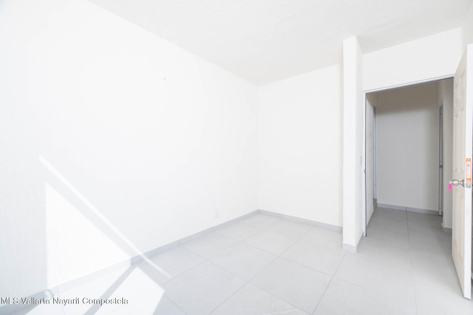 20250821030553235163000000-o