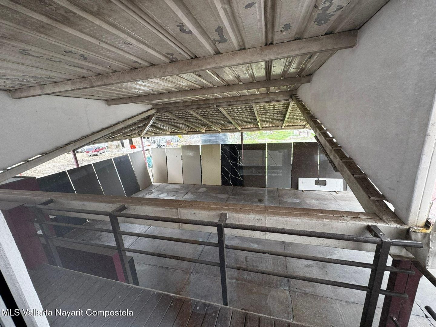 20250908171845812378000000-o