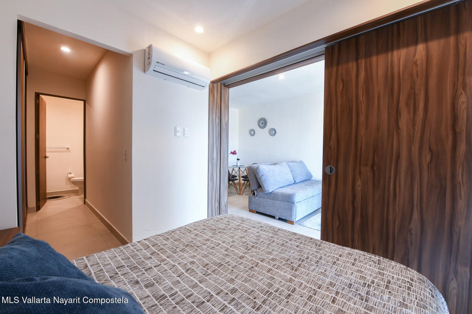 20250910004444028070000000-o