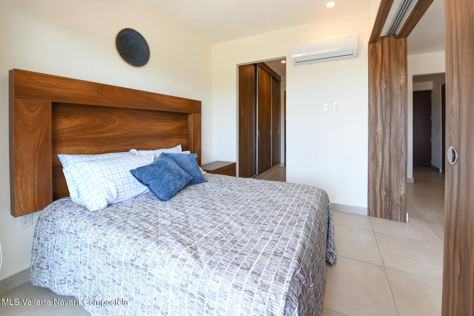 20250910004449301294000000-o