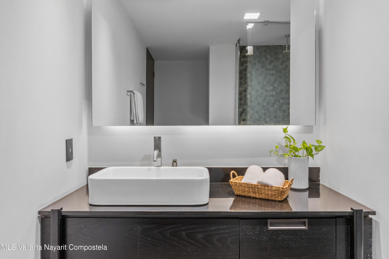 20250919182927518461000000-o