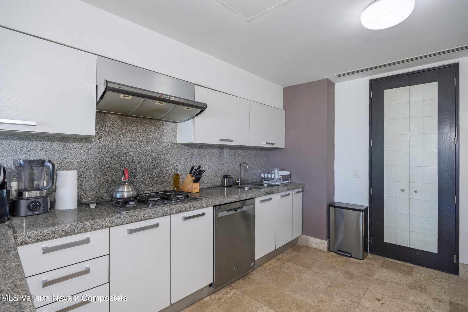 20250921205443195793000000-o