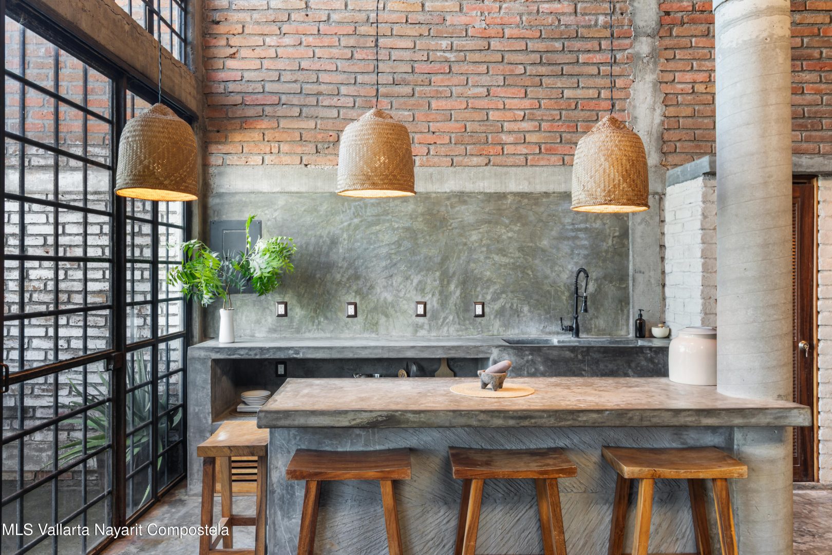 20250922211330582580000000-o