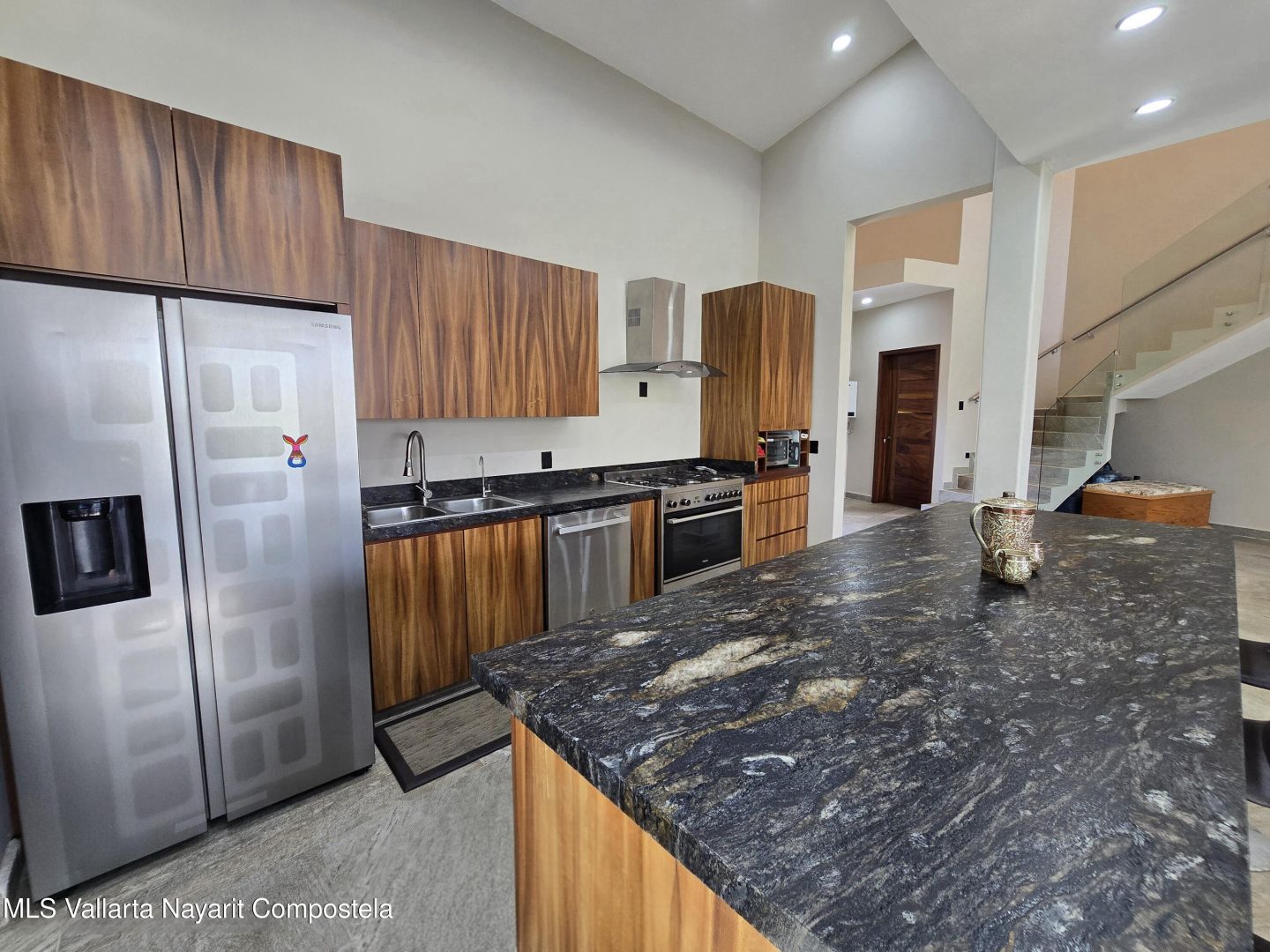 20250925165256967898000000-o