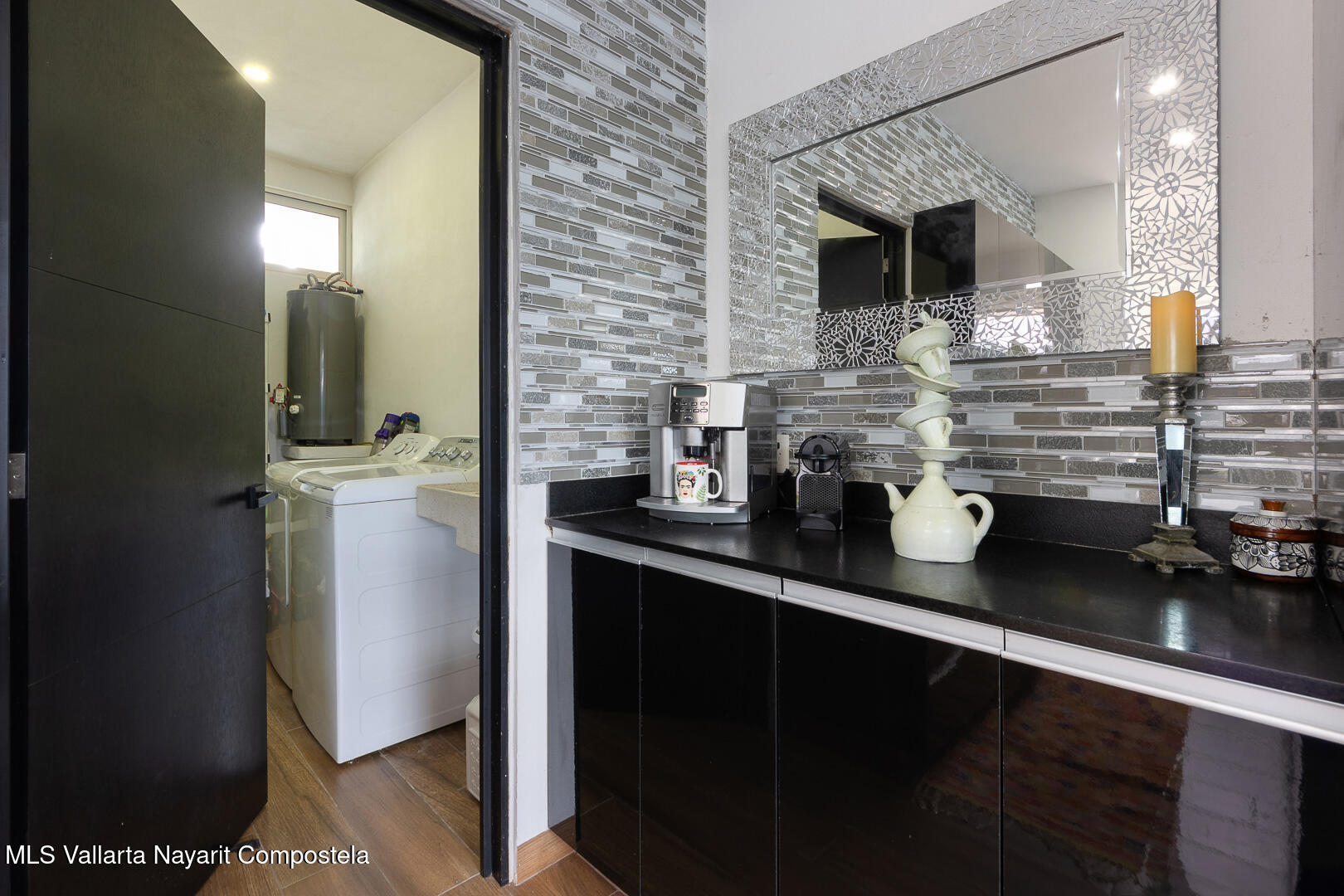 20250925230030359377000000-o