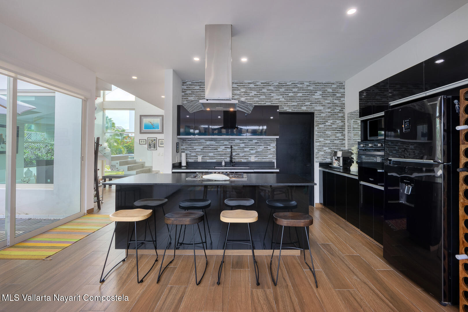 20250925230031771722000000-o