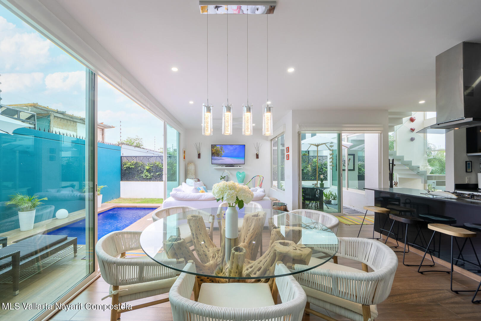 20250925230035390863000000-o