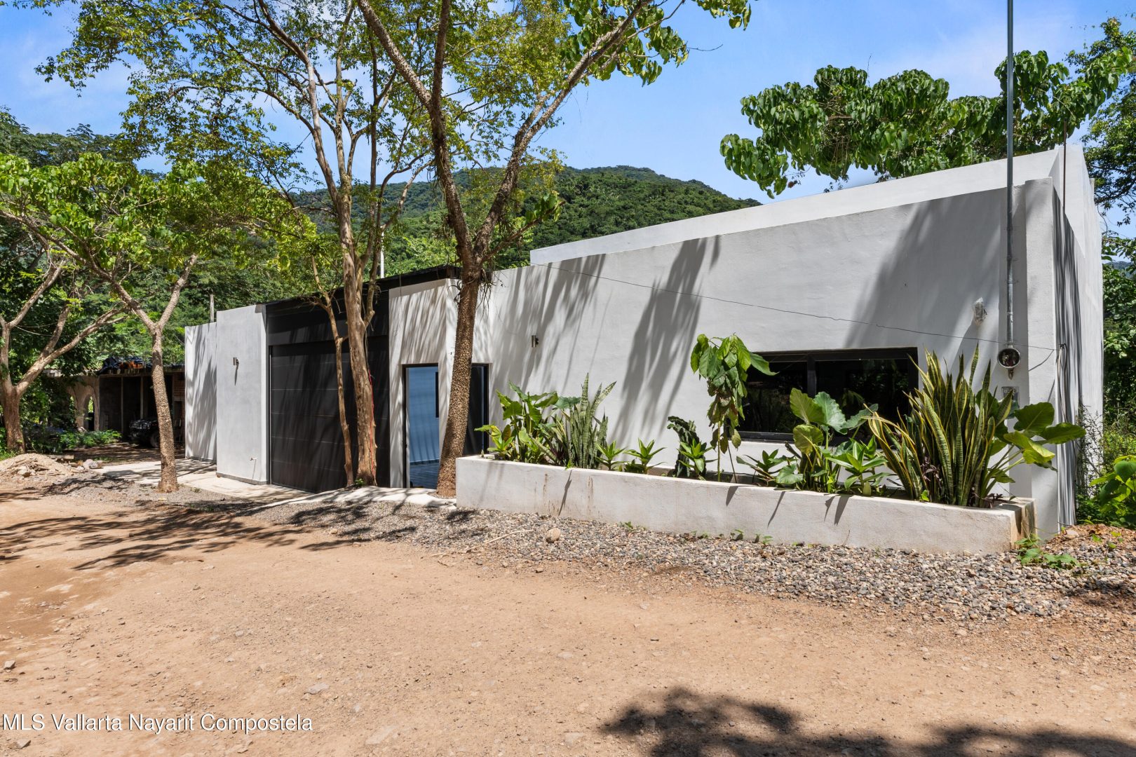 20250929181257358759000000-o