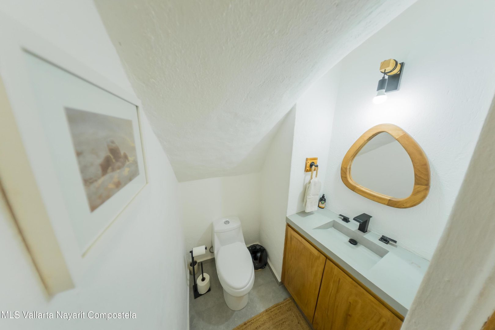 20251001174405308408000000-o