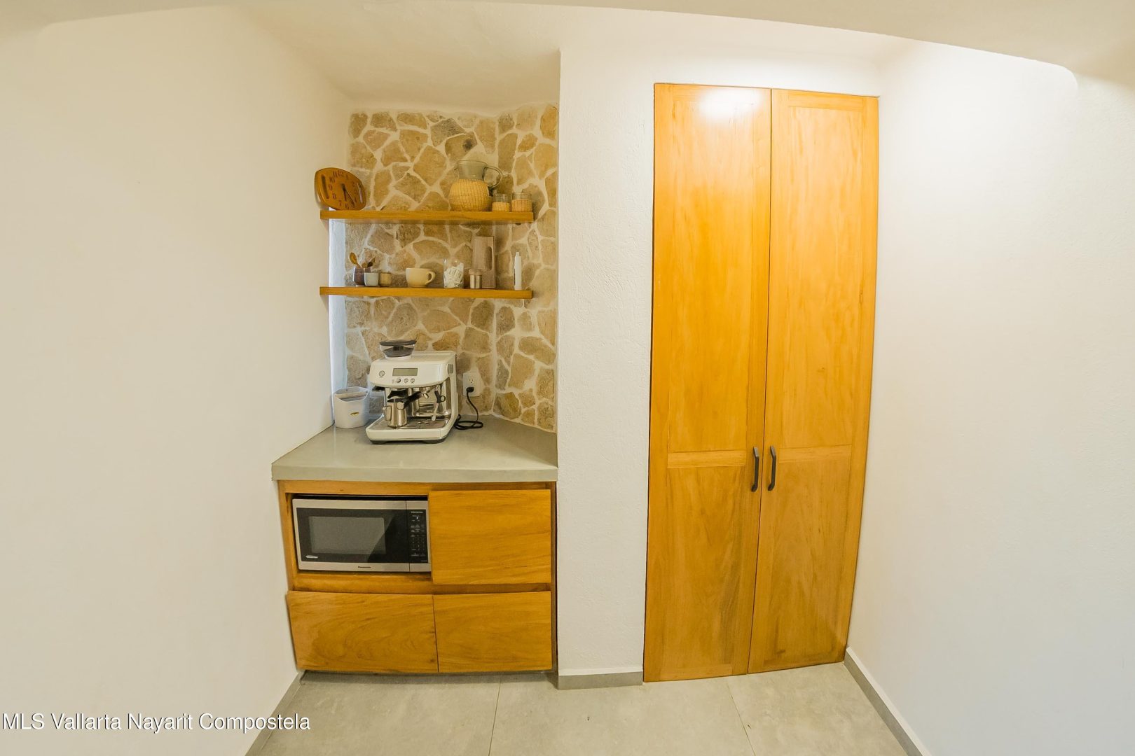 20251001174429426829000000-o