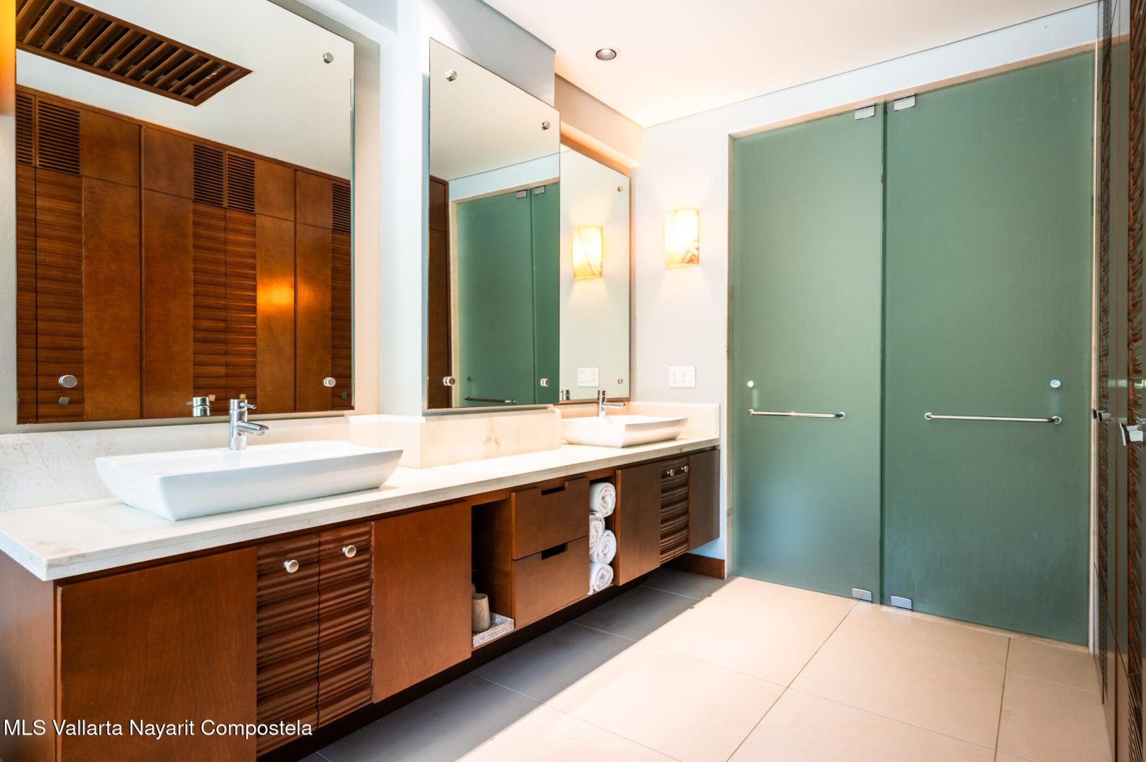 20251006204951637359000000-o