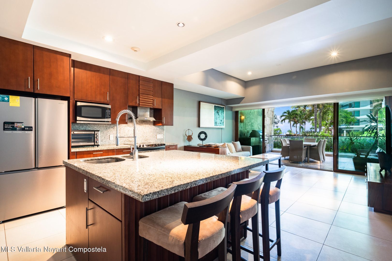 20251006205006660083000000-o