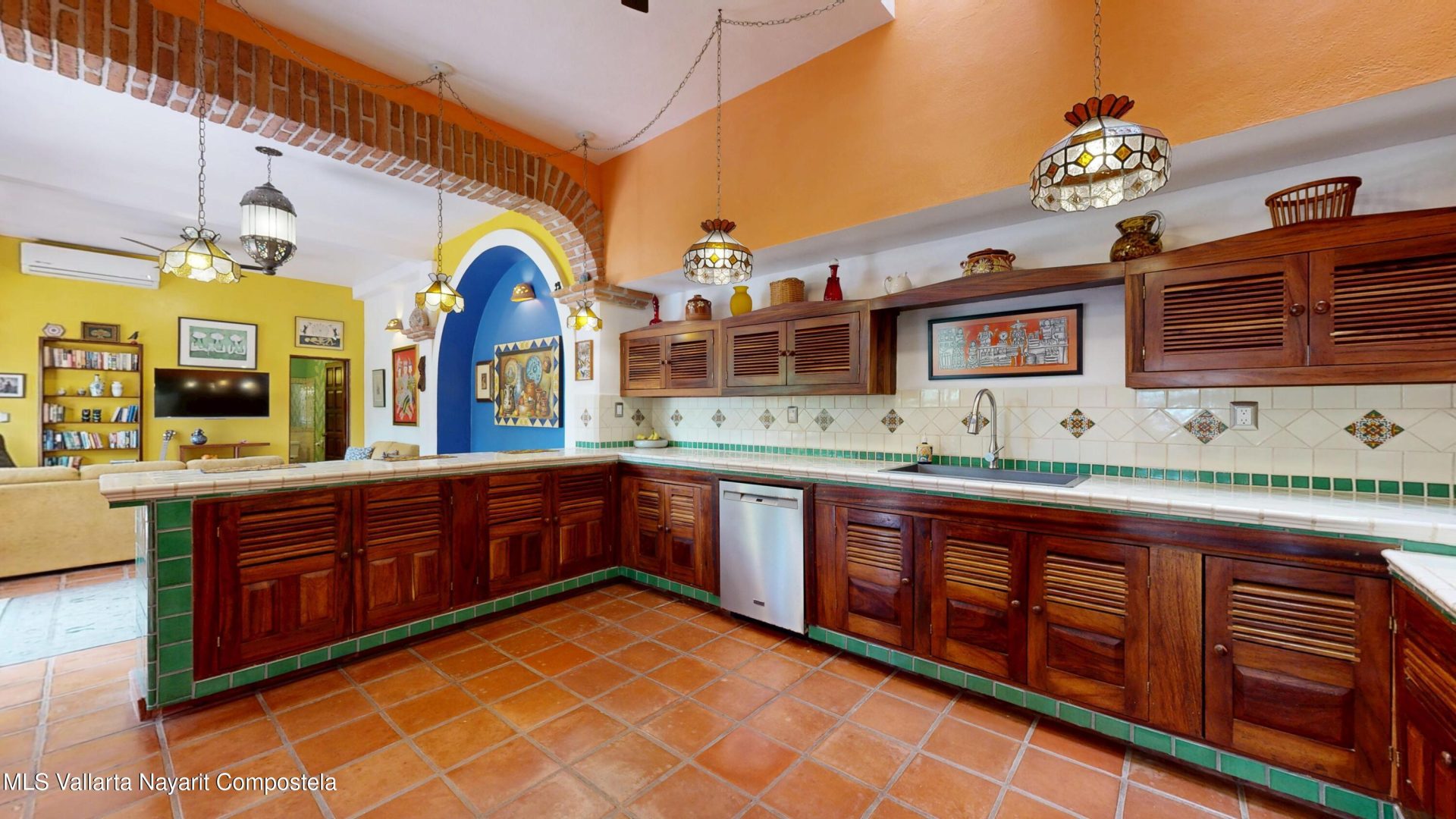 20251007201931936239000000-o