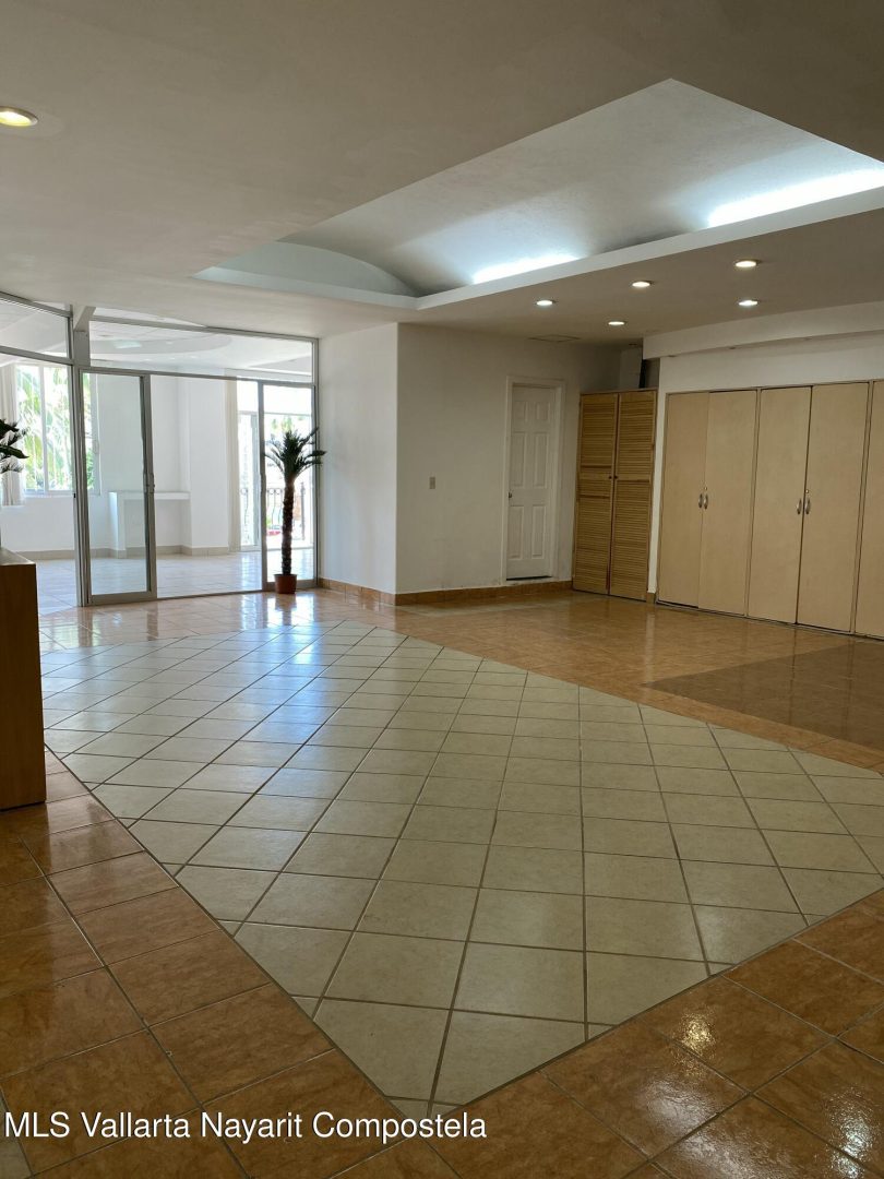 20251008230320671746000000-o