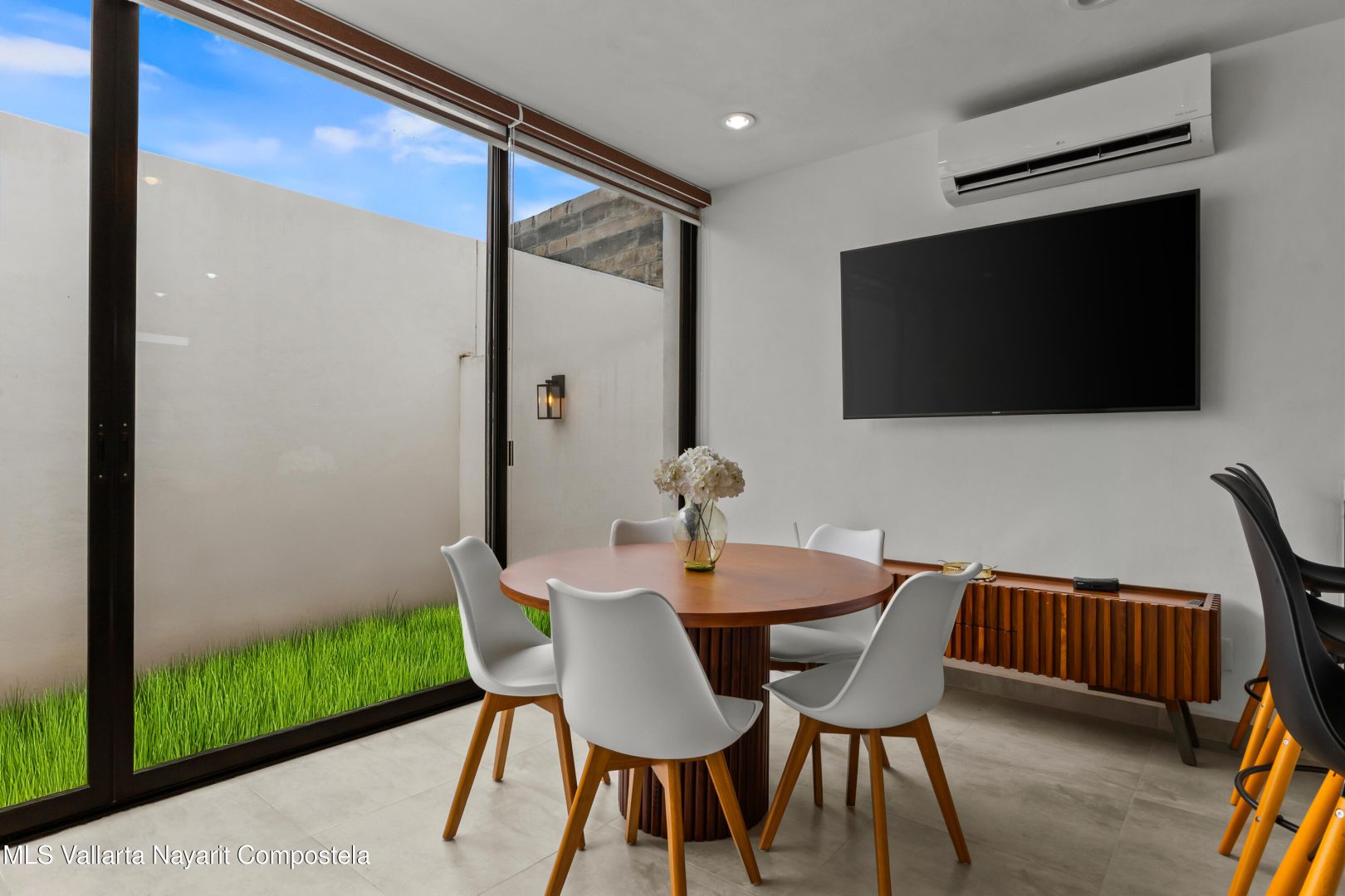 20251009163756946133000000-o