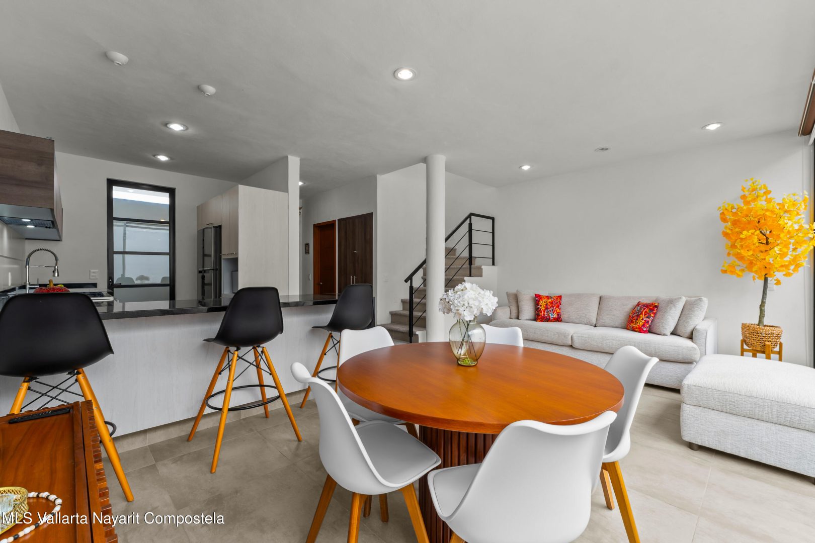 20251009163800083191000000-o