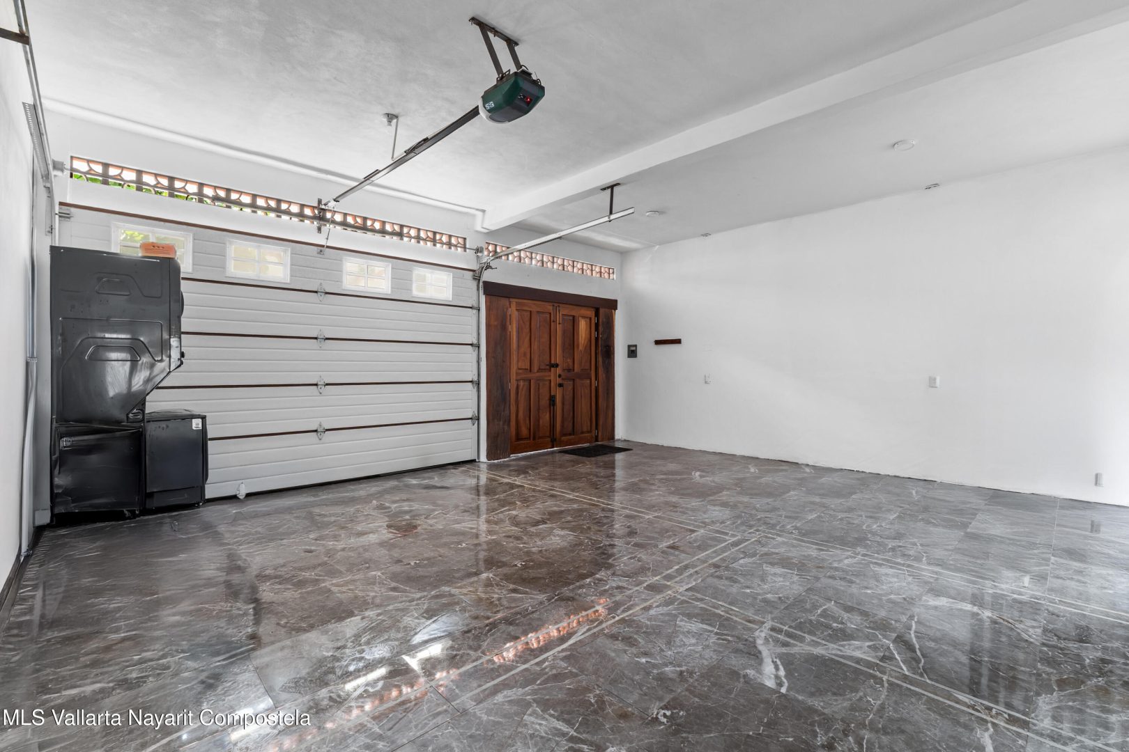 20251009190745196588000000-o