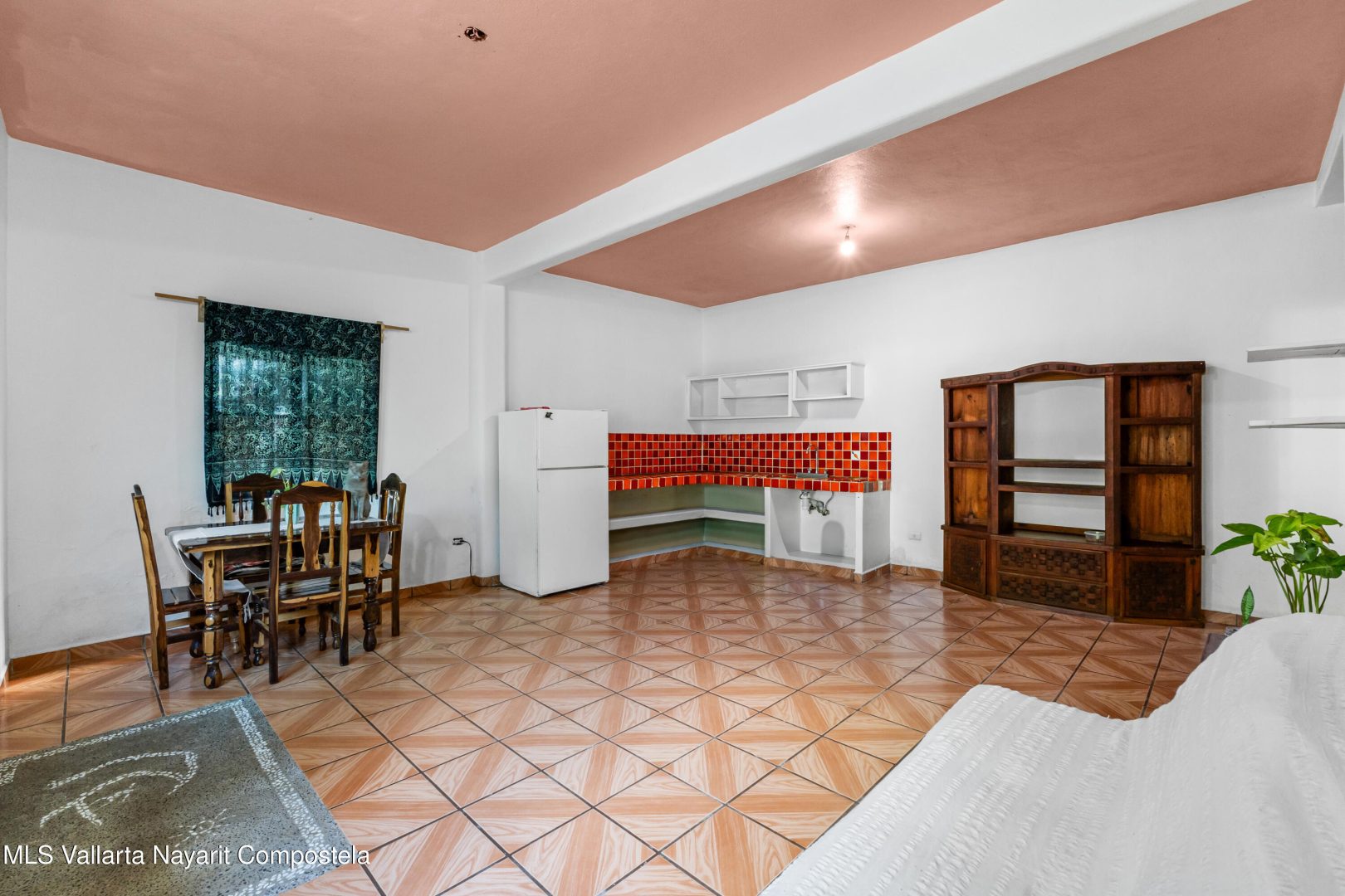 20251009225350542272000000-o