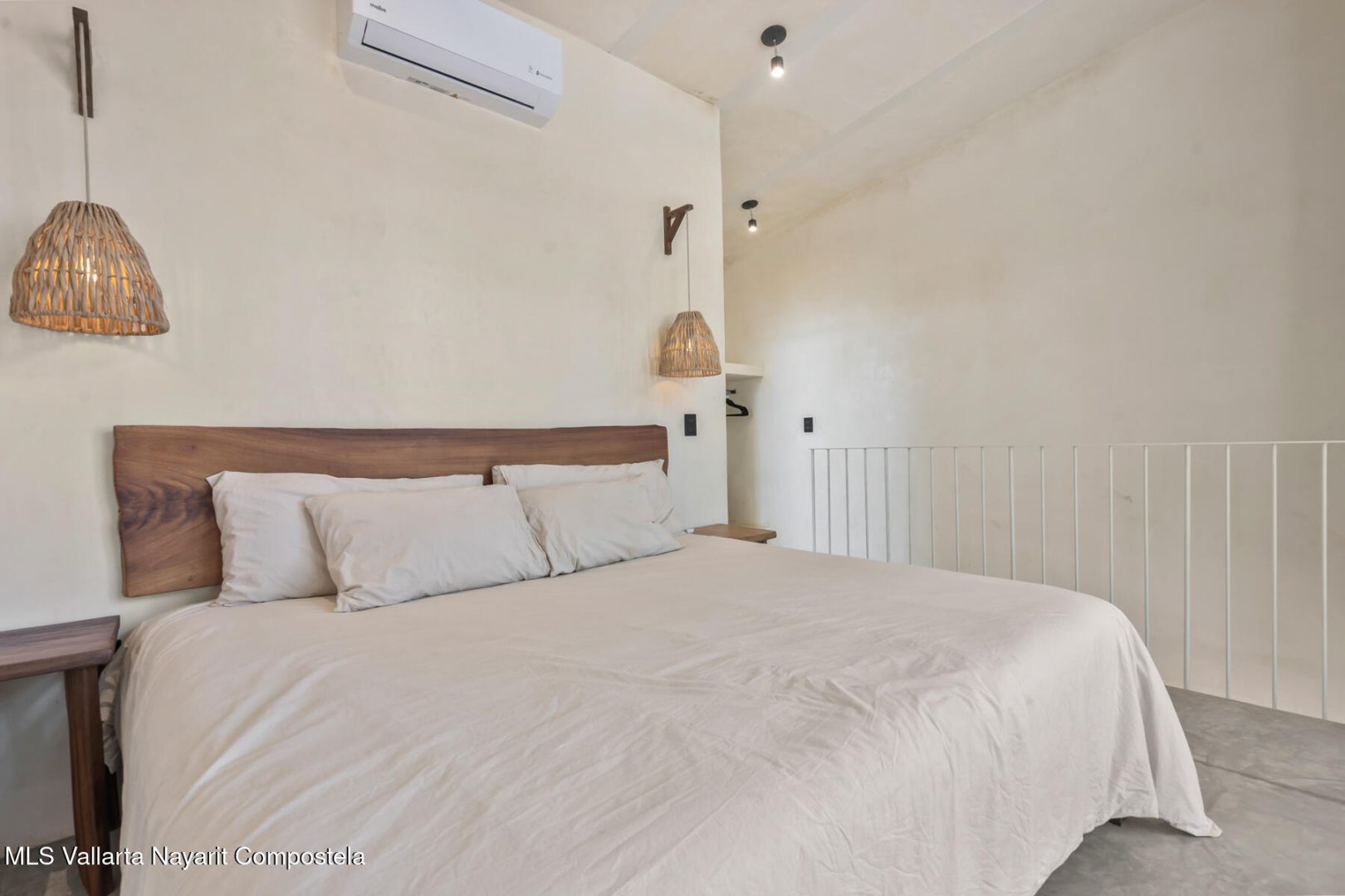 20251010180456259239000000-o