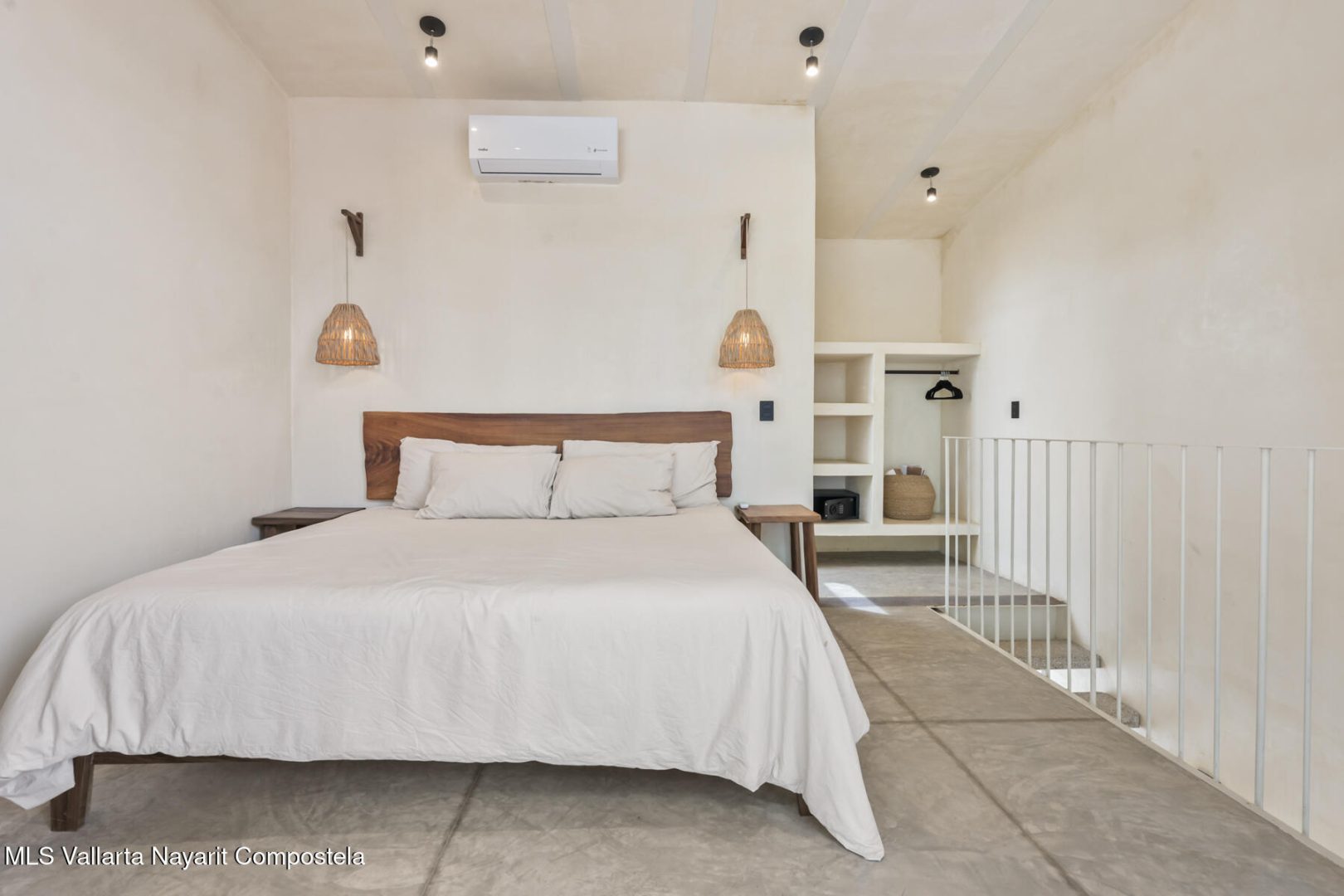 20251010180457081383000000-o