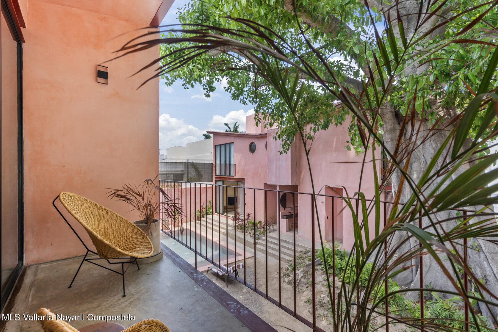 20251010180458191007000000-o