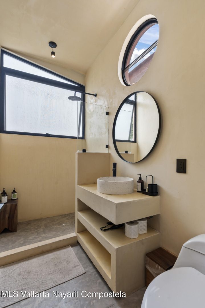 20251010180459175326000000-o