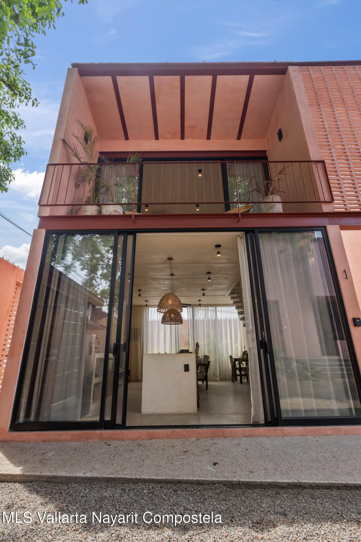 20251010180501351072000000-o