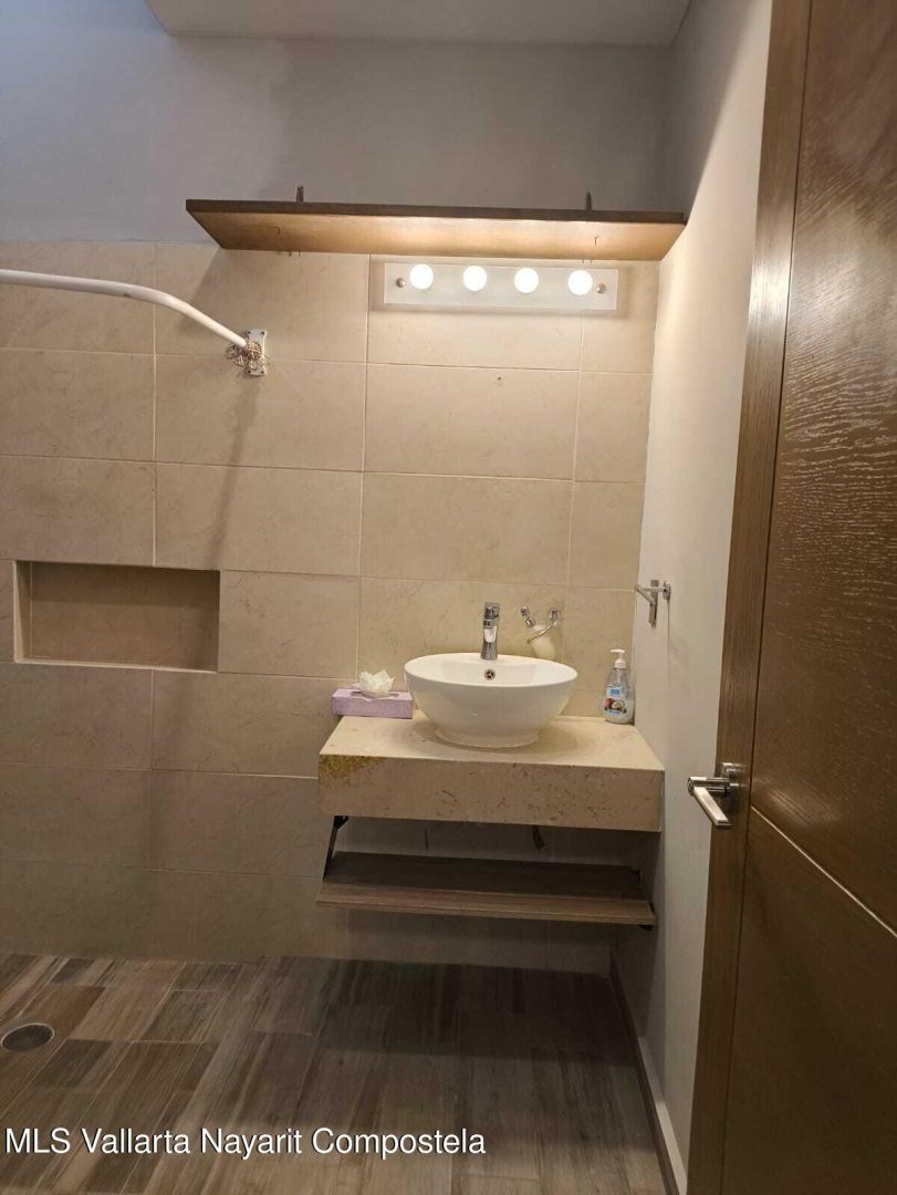 20251011183620506156000000-o